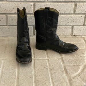 black ropers, looking to rehome. let me know if you have any questions